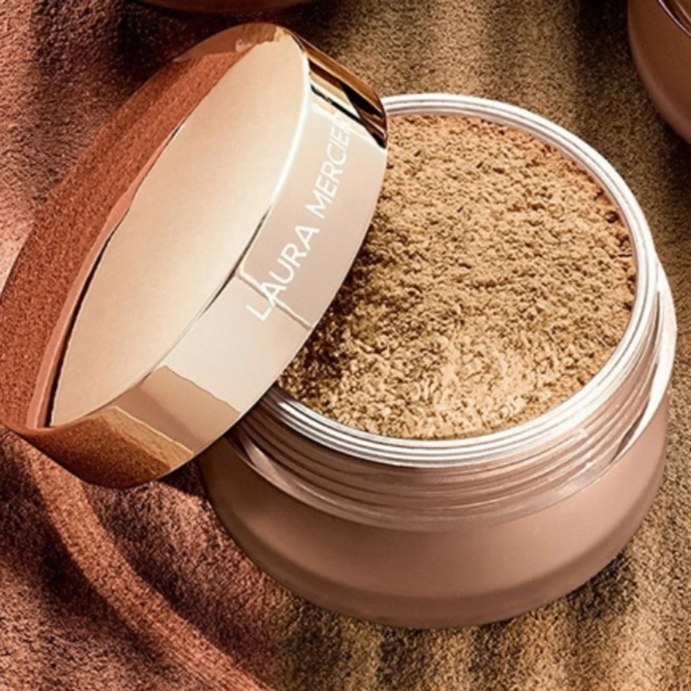 Laura Mercier Translucent Loose Setting Powder Light Catcher